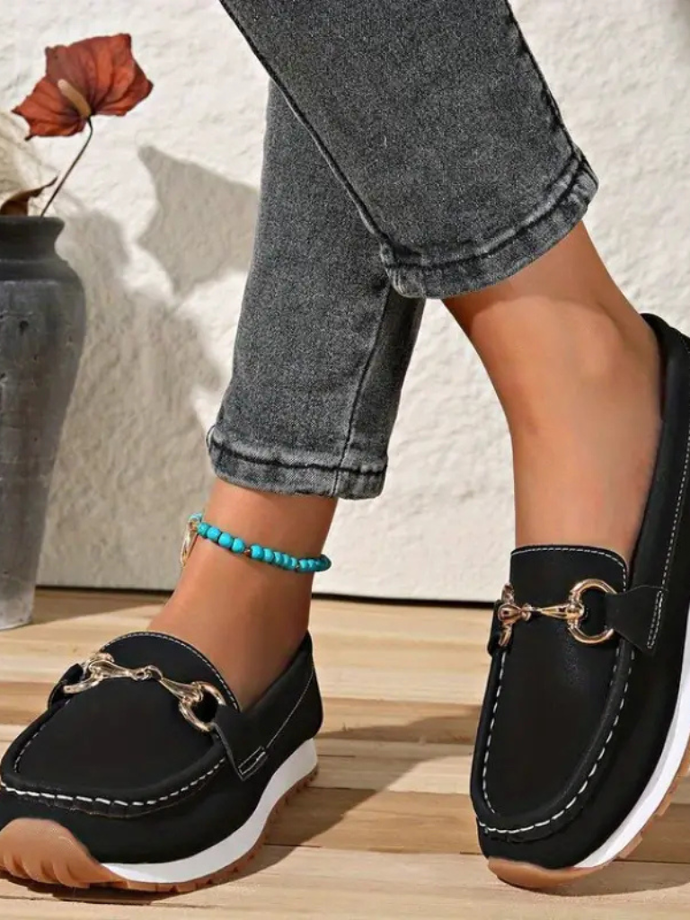 Isla | Elegance in Every Step