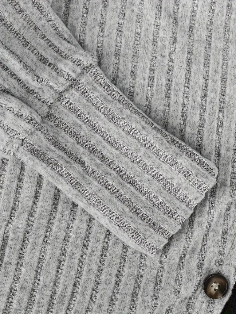 Kaia | Effortless Elegance in Modern Knitwear