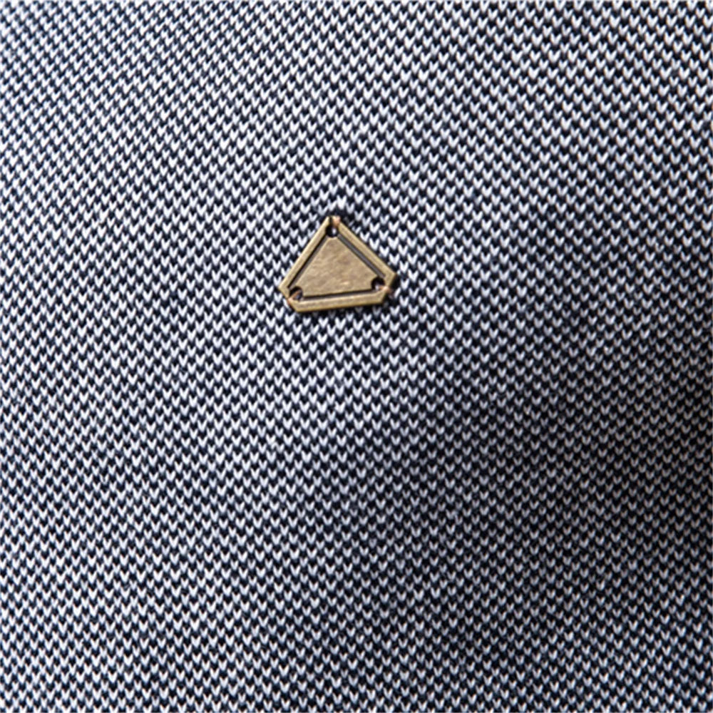 Contemporary Elegance in Motion