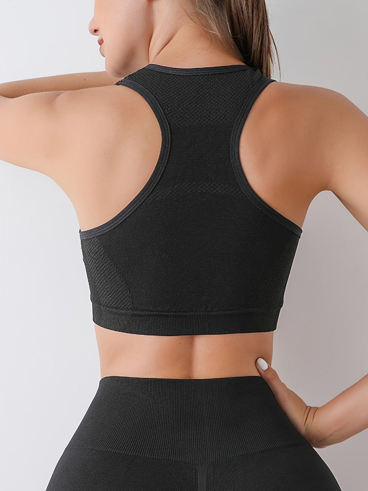 Mila | Focused Support Active Top