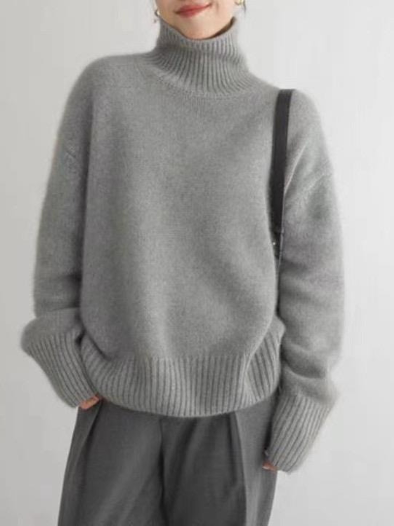 Nele | Luxe Turtleneck of Effortless Sophistication
