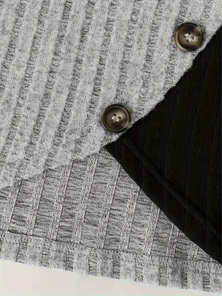 Kaia | Effortless Elegance in Modern Knitwear