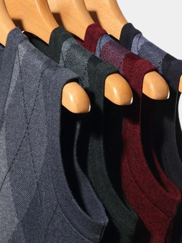 Breck| Academic Essential Knit Vest