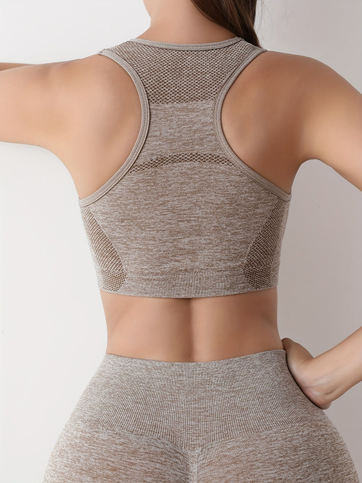 Mila | Focused Support Active Top